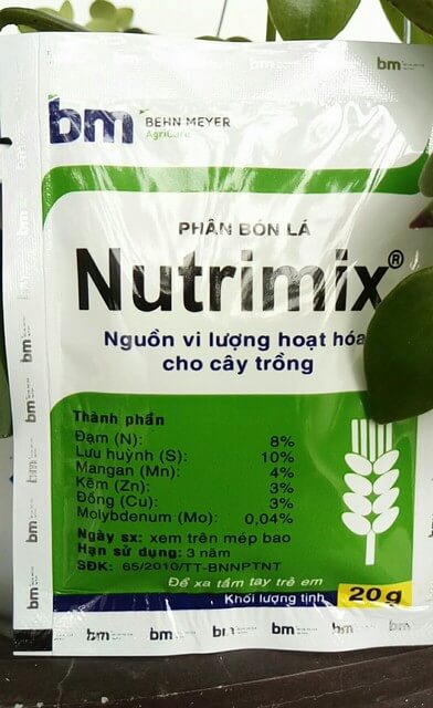 Phân bón lá Nutrimix là phân bón vi lượng giúp cây dễ hấp thụ