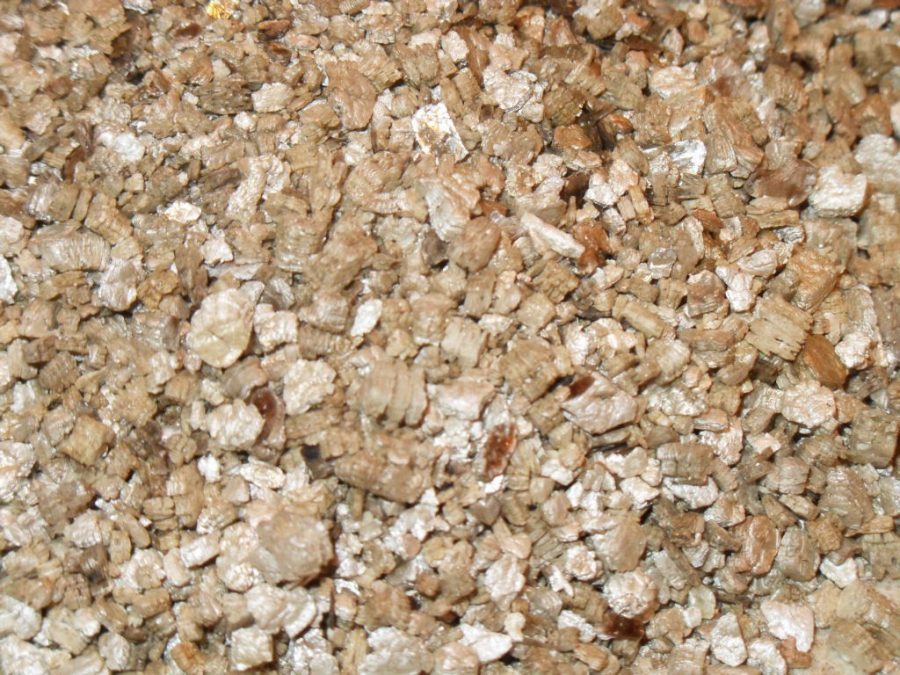 Hướng dẫn sử dụng đá Vermiculite cải tạo đất trồng rau cực hiệu quả 1